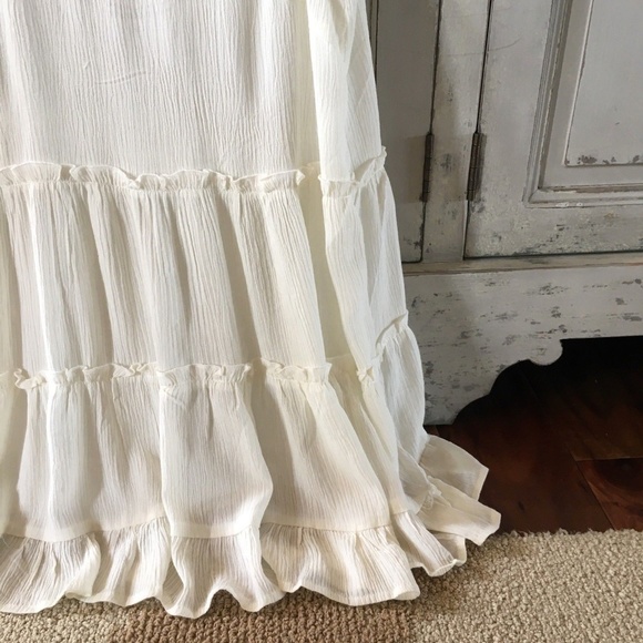 Sold Out! Ruffle Hem Layering Tank Top Extender - Picture 2 of 3